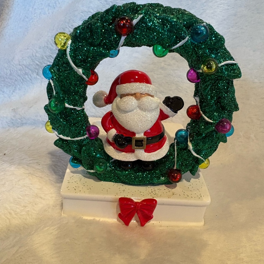 Festive Santa bath and body works foam soap holder Holiday Wreath Decoration